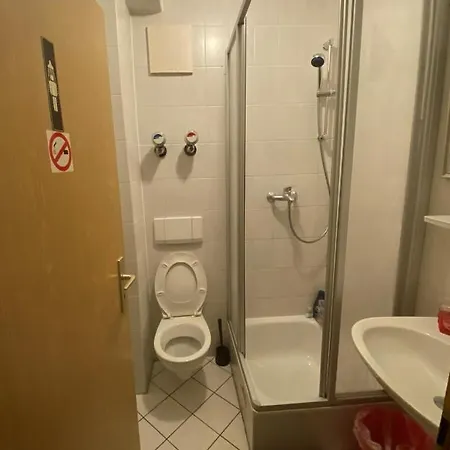 بيت شباب Hostel Nuremberg *